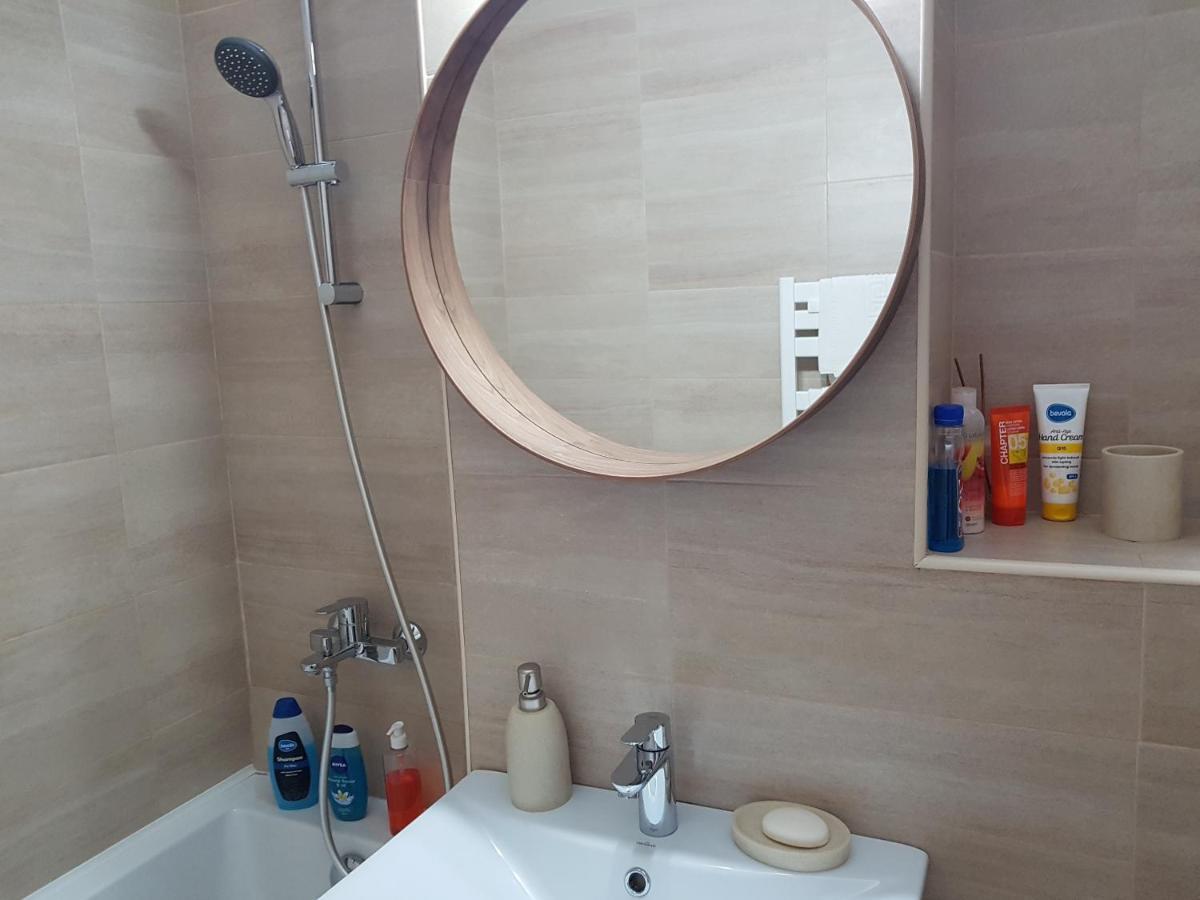 Galaţi Mary Apartment מראה חיצוני תמונה